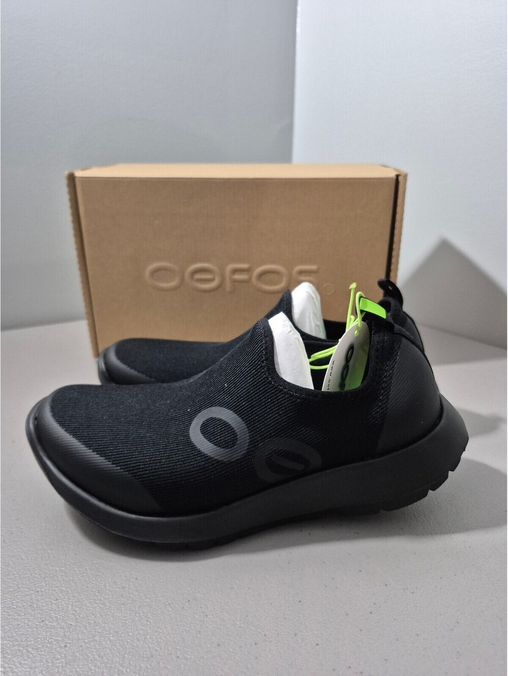 OOFOS OOmg Sport Recovery Shoes Womens 7 Black Slip On NIB Style 5075